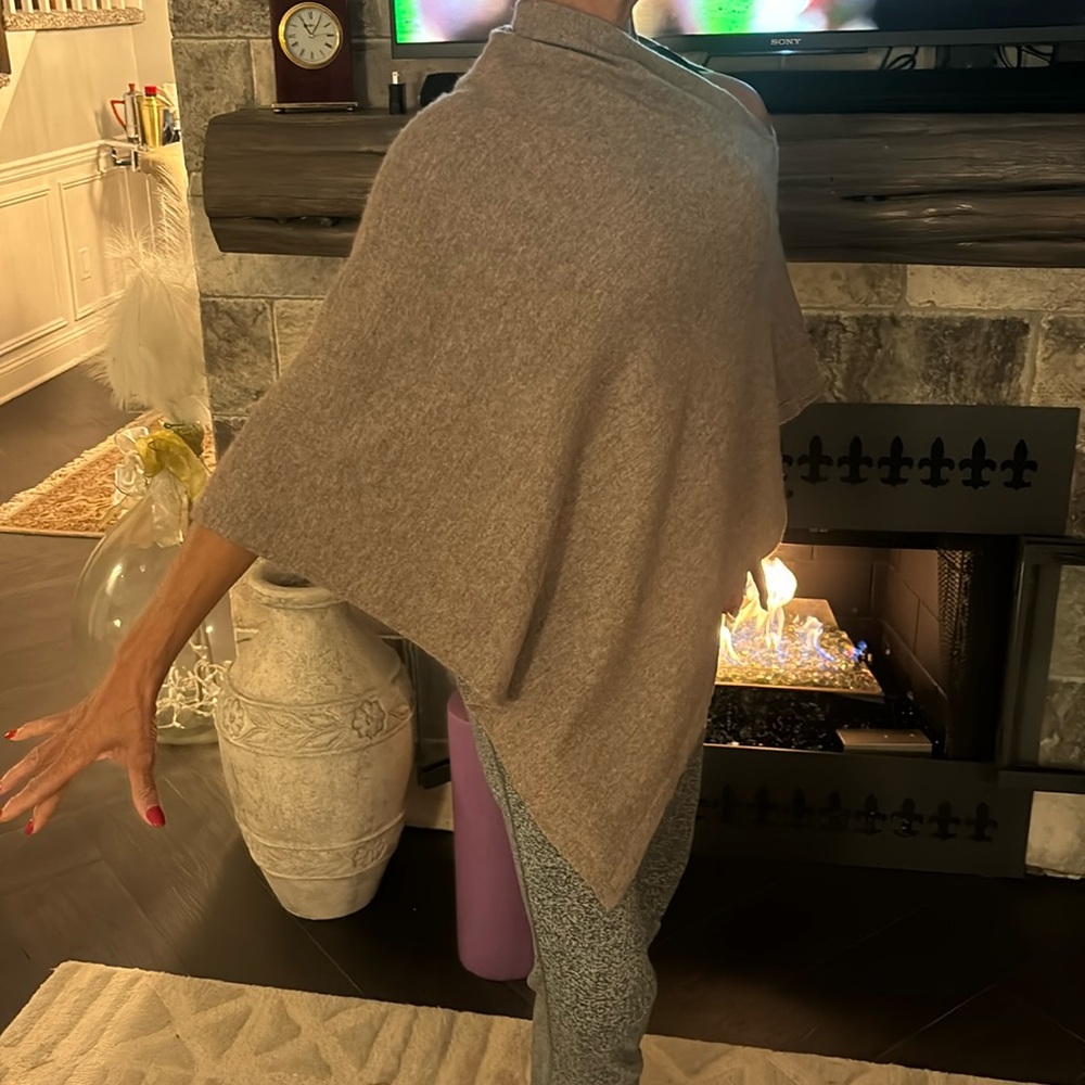 Taupe cashmere Poncho.